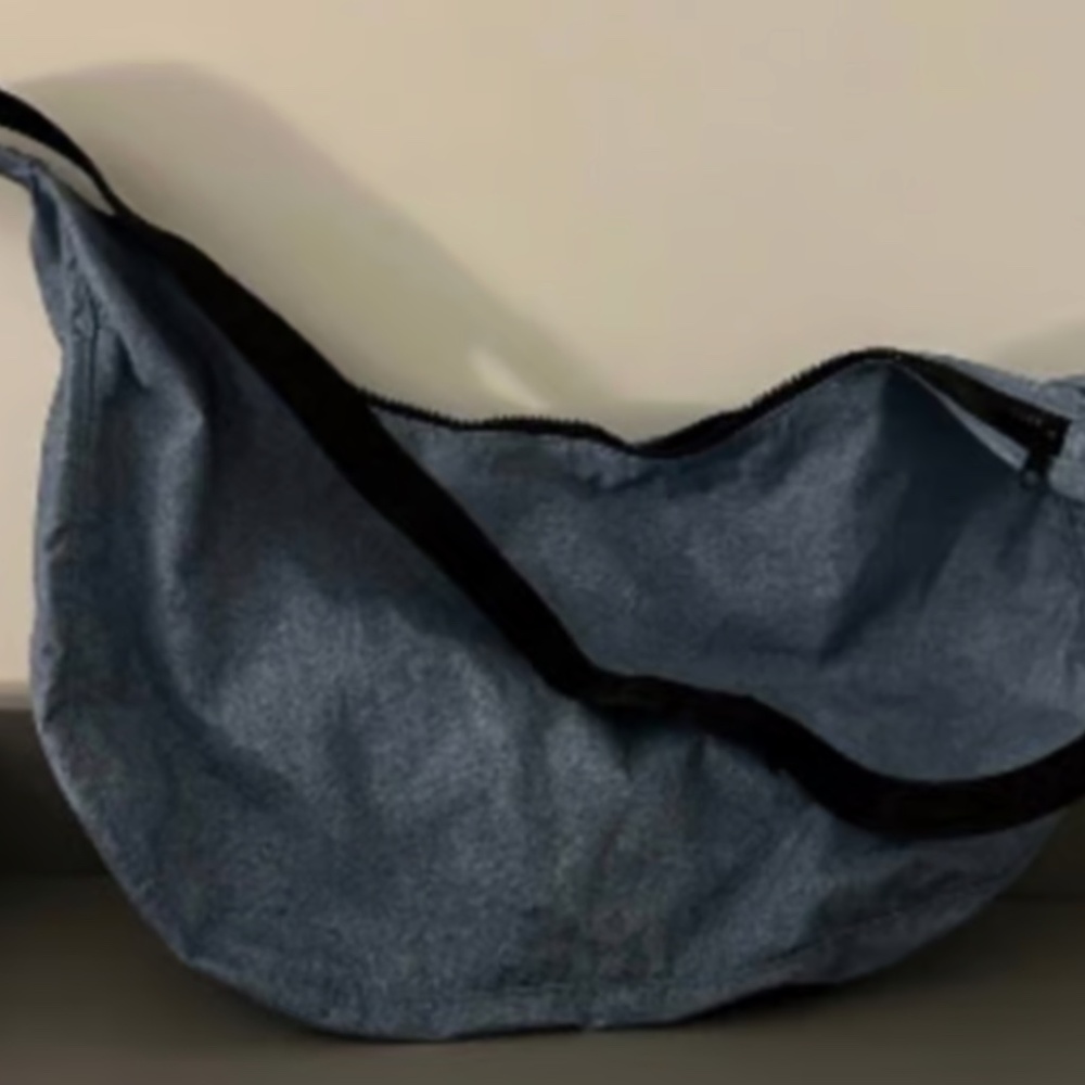 Baggu Large Crescent Bag - Digital Denim - Picture 7 of 8
